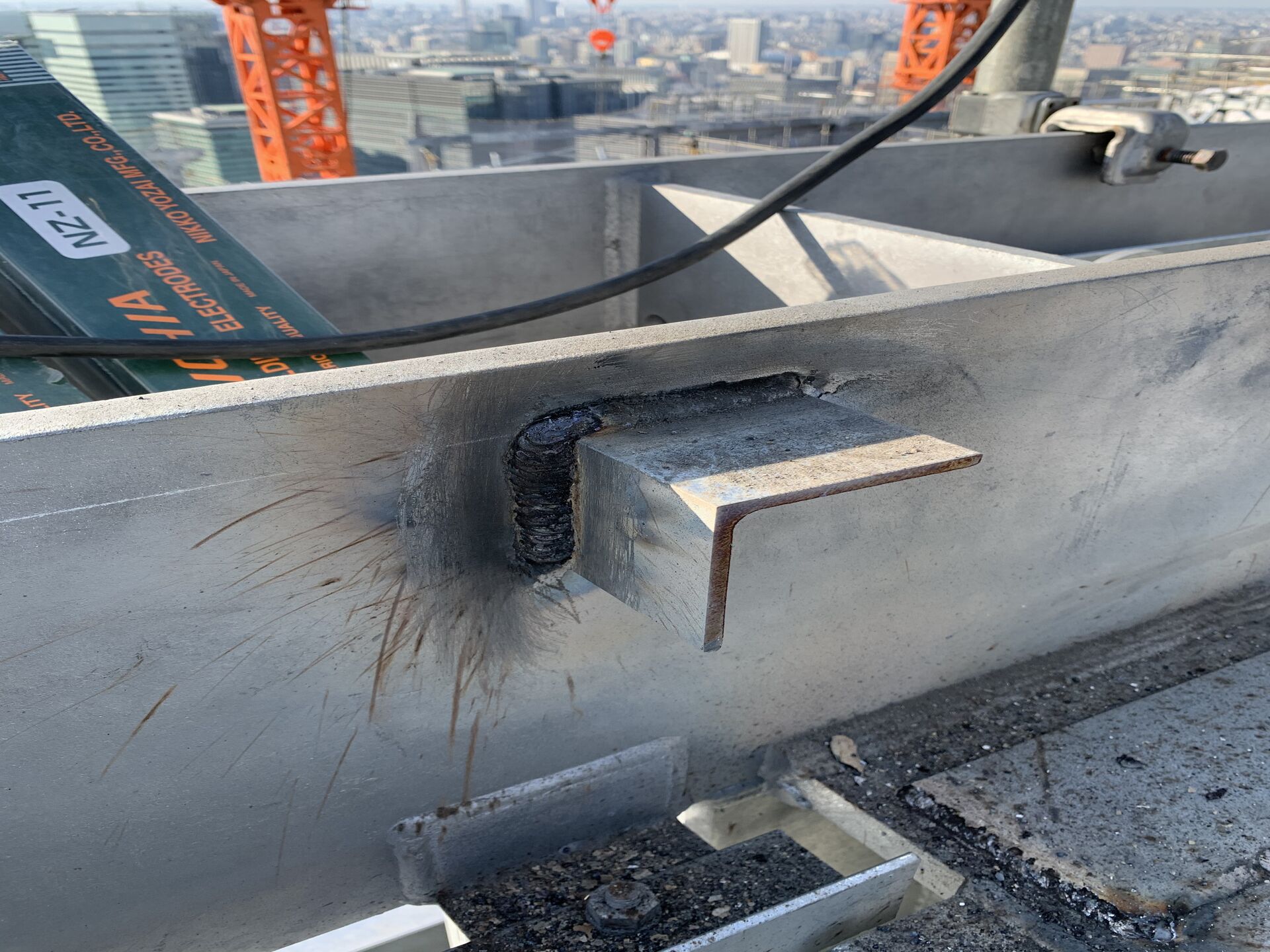 EBA8AB7C-EEA5-4DBA-858E-26C54D784FE1